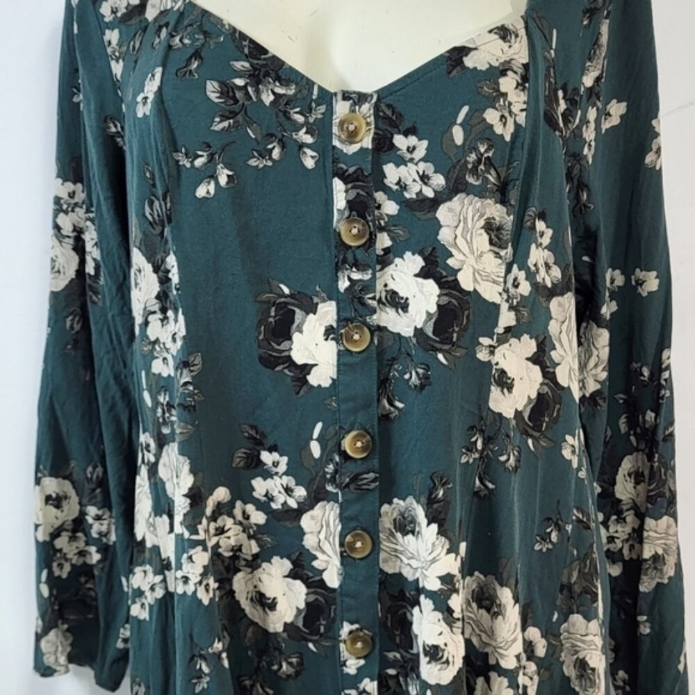 Torrid Green Floral Button Blouse - Picture 5 of 9